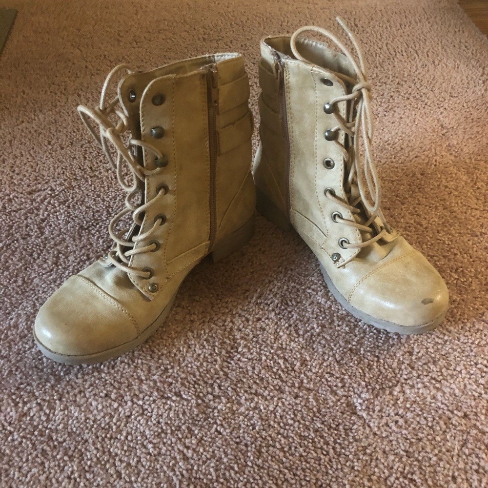 Guess Wheat Faux Leather boots